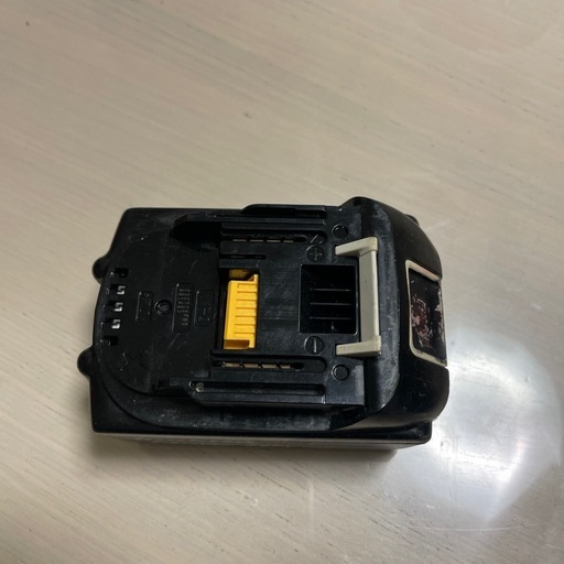 マキタ純正18v バッテリー(4)