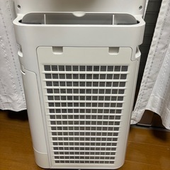 SHARP加湿空気清浄機　KC-B50-W ホワイト の画像