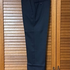 【新品】ユニクロ　スーツ　ウエスト70cm股下73cmcmの画像