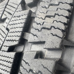 215/50/17冬トーヨーの画像