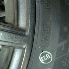 185　65　15　スタッドレスタイヤ　アルミ付　2024　フリード等に。　185/65/15　185-65-15　4本セット　バリ山の画像