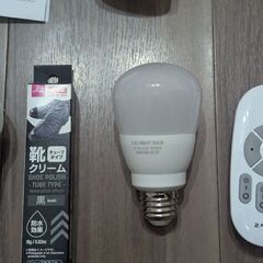 【譲】スマート電球　E26　照明器具(新品)　靴クリーム(黒)の画像