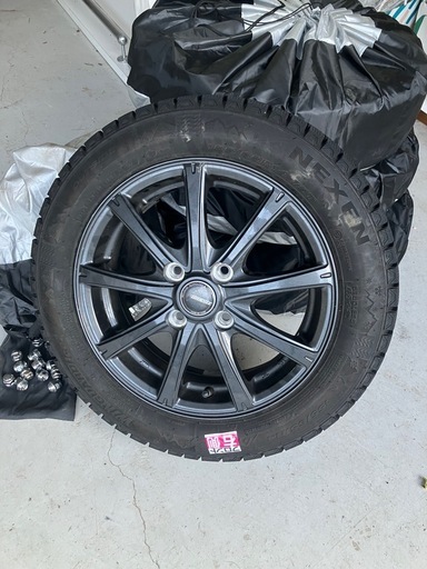 NBoxスタッドレスタイヤホイール付きナット収納袋付き！155/65R14