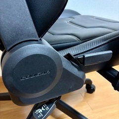 COUGAR ゲーミングチェアの画像