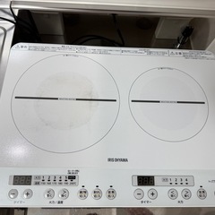 アイリスオーヤマ 2口 IHコンロ IHクッキングヒーター 1400W 100V 脚付き ホワイト IHK-W12S-Wの画像
