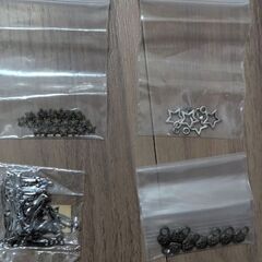 【譲】ハンドメイド素材　インテリア雑貨　動物　チャーム　輪ゴム　菓子缶　ベルトの画像