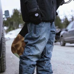 686 20周年記念モデル　スノーボードウェアの画像