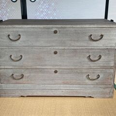 桐和箪笥　三段の画像