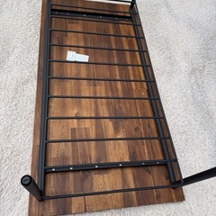 オシャレな木製ローテーブルの画像