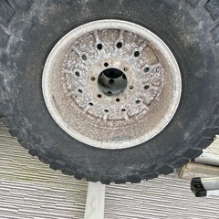 139.7  6穴　２５５/８５R16　の画像