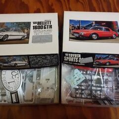 プラモデル2箱 クラッシックカー の画像