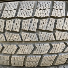 DUNLOP 185/65R15 25年製＋24年製　スタッドレスタイヤの画像