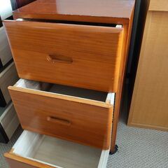 キャスター付収納の画像