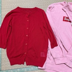レディース服2枚セット　長袖パーカーピンク＆カーディガン5部袖赤色　の画像