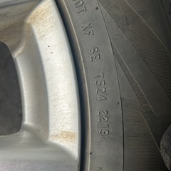 スタッドレスタイヤホイール付きの画像