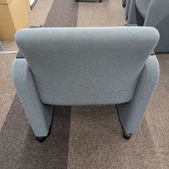 12脚有ります(1脚あたりの価格)キャスター付き1人掛けソファ４脚 チェアの画像