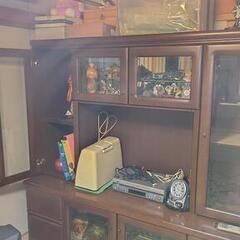 【無料もしくは1000円であげます】戸建にあるテレビ、洗濯機、洗濯機、家具、食器等の画像