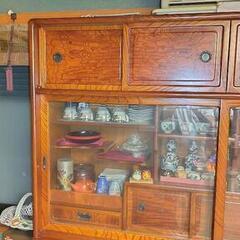 【無料もしくは1000円であげます】戸建にあるテレビ、洗濯機、洗濯機、家具、食器等の画像