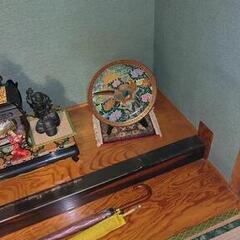 【無料もしくは1000円であげます】戸建にあるテレビ、洗濯機、洗濯機、家具、食器等の画像