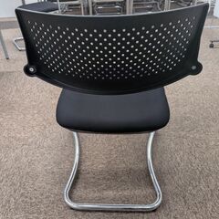 美品　ほぼ未使用　オフィスコム ミーティングチェア  固定脚 カンチレバー 肘付き ザーマスチェアの画像