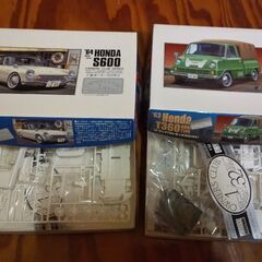 プラモデル2箱 クラッシックカーの画像