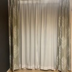 カーテンの画像