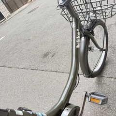 子供乗せ　ヤマハ　電動アシスト自転車 チャイルドシート付き オリーブグリーンの画像