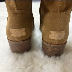 UGGスエードブーツ
の画像
