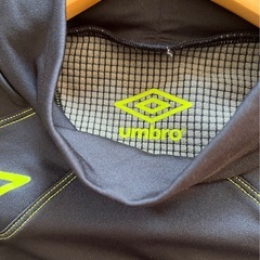 Umbro 長袖ハイネックウェア サッカー フットサル 防寒 インナー Mの画像