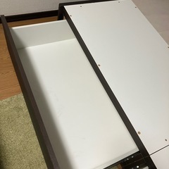 ベッドフレームの画像