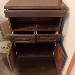  大至急貰ってください収納家具の画像