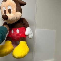 ミッキーのぬいぐるみの画像