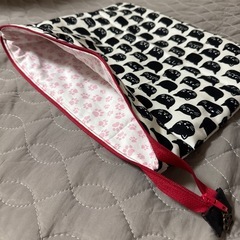 黒猫ビッグポーチの画像