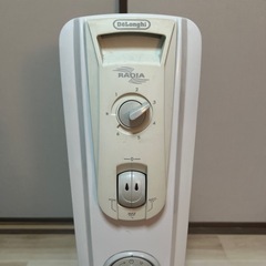 DeLonghi デロンギ オイルヒーター R730812TF 1200W 暖房機器の画像