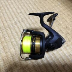 リール　シマノ19FX4000番の画像