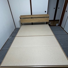 ダブルべベッドの画像