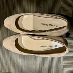 ベージュ スエード ポインテッドトゥ パンプス　38の画像