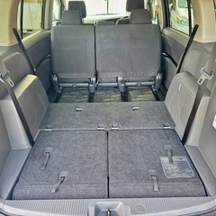 車検R8.1・7人・アイシス 2.0 プラタナ ブラックリミテッドの画像