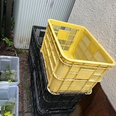 灯油タンク、プランタースタンド、カゴの画像