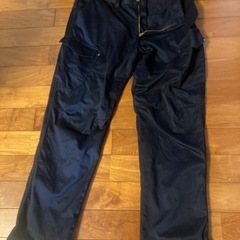 ズボン4Lの画像