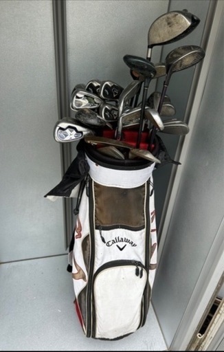 ゴルフバッグとクラブのセット