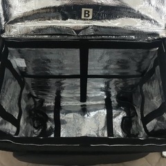 Uber Eats 配達バッ クの画像