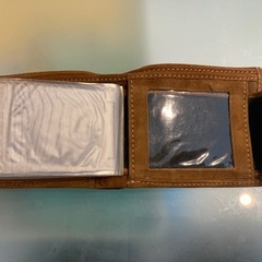 メーカー不明　ブラウン スエード 二つ折り財布　茶色　シミ　ほつれ　破れ有りの画像