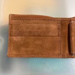 メーカー不明　ブラウン スエード 二つ折り財布　茶色　シミ　ほつれ　破れ有りの画像