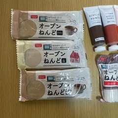 オーブン粘土、アクリル絵の具セットの画像
