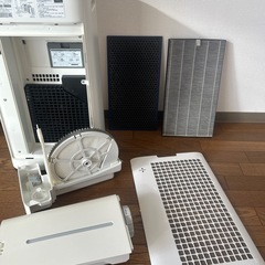 シャープ　加湿空気清浄機　KI-GS70-Wの画像