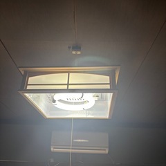 蛍光灯和風ライトの画像