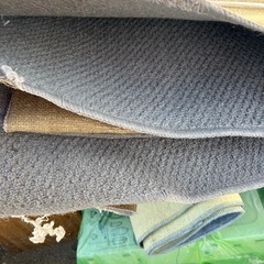 古いカーペット、防草カーペットの画像