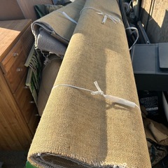 古いカーペット、防草カーペットの画像