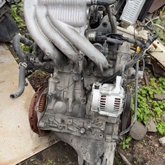 車エンジン3台の画像